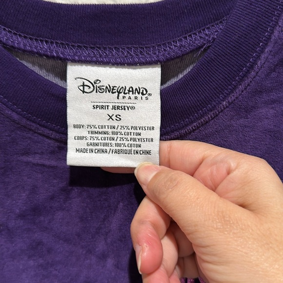 DISNEYLAND PARIS EXCLUSIVE FABULOUSLY VILLAINOUS SPIRIT JERSEY Purple Ve… - Picture 10 of 13